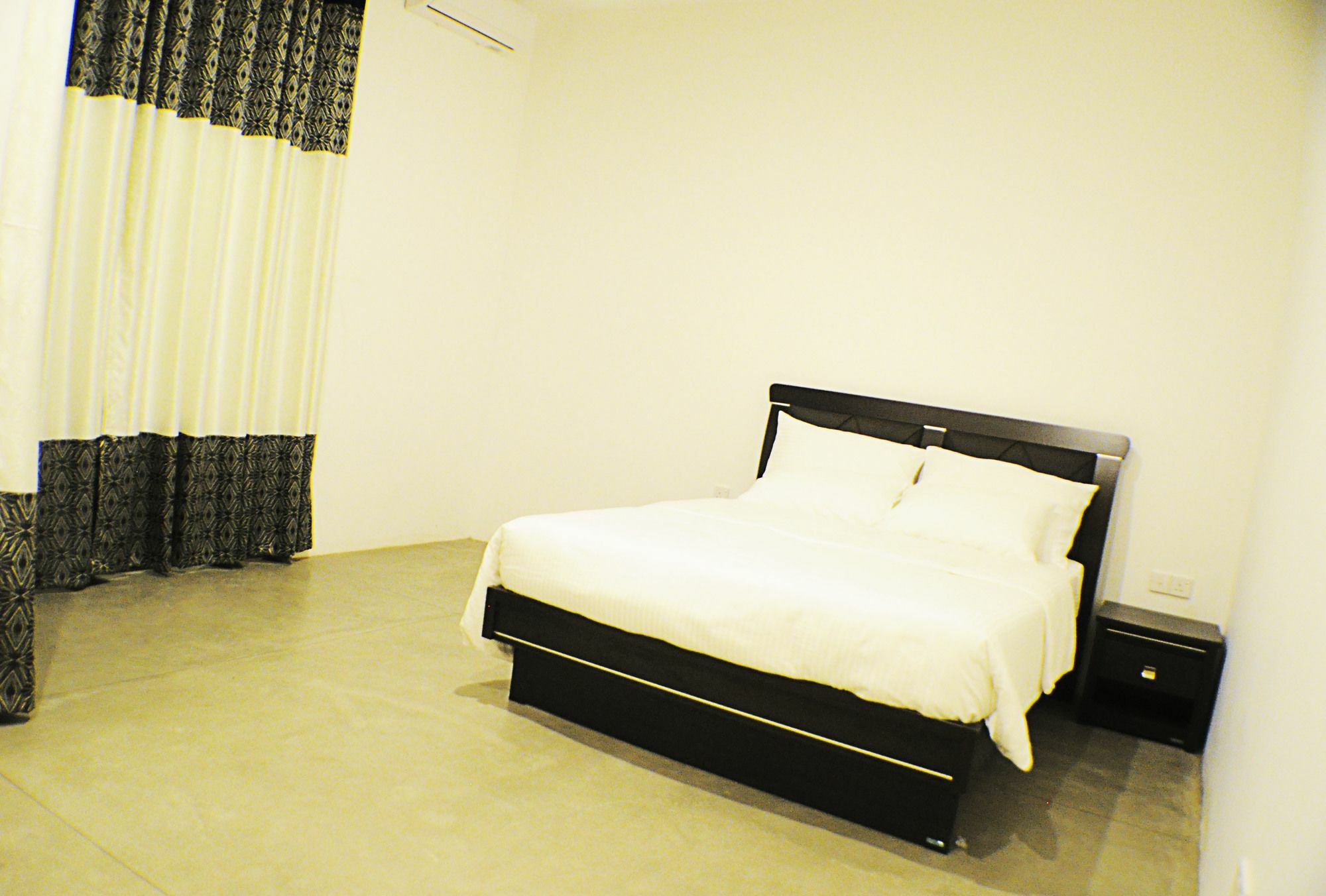 M&M Residence Kandy Buitenkant foto